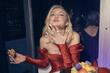 Manekenka Gigi Hadid snimljena u glamuroznom izdanju dok jede hamburger nakon dodjele Oscara