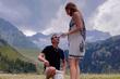 Romantična prosidba u švicarskim planinama pretvorila se u komediju zbog neočekivanog gosta