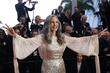 Slavna glumica ponosno pokazala sijede na Cannes Film Festivalu te oduševila prirodnim izgledom