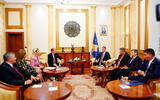 Članovi parlamentarne komisije kod predsjednika Skupštine Kosova Kadrija Veselija