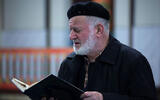 Muškarac uči Kur'an u Jašar-pašinoj džamiji, Priština. Foto: Egzon Bytyqi