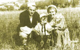 Dragaš 1952. godine: Didara Dukađini Đorđević sa sinom Goranom i mužem Tošom u tradicionalnoj goranskoj nošnji