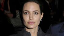 Angelina Jolie suznih očiju prvi put progovorila o razvodu (VIDEO)