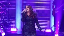 Pjevačica Meghan Trainor pala na bini tokom izvođenja pjesme "Me Too" (VIDEO)