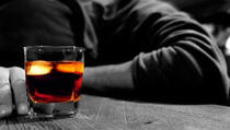 Što alkohol čini muškarcu, a što ženi