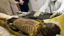 U kući pronađena tri djelimično mumificirana tijela