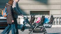 Albanke i Bošnjakinje rađaju više djece od Srpkinja