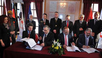 Kosovo i Albanija potpisali sporazum o izgradnji dalekovoda
