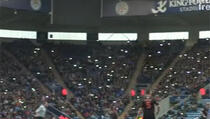 Navijači Leicestera osvijetlili stadion mobitelima