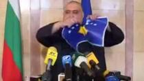 VIDEO: Bugarski ministar cijepa zastavu Kosova