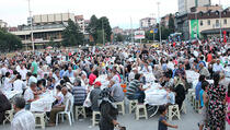 Istanbulska opština Bajrampaša organizovala iftar