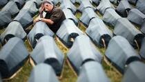 Ispraćaj posmrtnih ostataka 409 ubijenih Srebreničana 