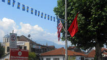 Ukrašavanje grada povodom 135-o godišnjice Prizrenske lige