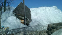 Ogromna santa leda uništila kuće u Kanadi