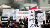 VIDEO: Veliki broj okupljenih protiv srpske diskriminatorske politike