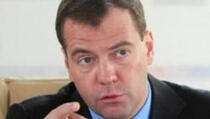 Medvedev prijeti da će Rusija odustati od eura