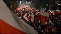 VIDEO: Poljski nacionalisti napali Ambasadu Rusije 