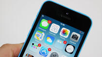 VIDEO: Apple zbog loše prodaje smanjuje proizvodnju iPhonea 5C
