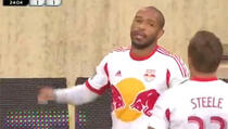 Thierry Henry i dalje &#34;zlostavlja&#34; golmane protivničkih ekipa
