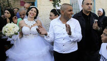 Vjenčali se Židovka i Palestinac, specijalci ih štitili od demonstranata