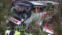 Njemačka: Autobus sletio u provaliju, najmanje četvero mrtvih