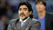 Maradona: Podastrijet ću crveni tepih pred Messija