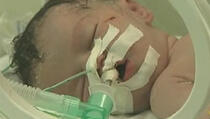 VIDEO: Doktori izvadili živu bebu Šejmu iz poginule majke