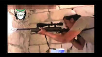 VIDEO: Albanac ne skida bijelu kapu ni kada ratuje u Siriji