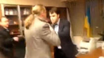 VIDEO: Ukrajinski poslanici pretukli direktora televizije