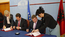 Albanija i Kosovo potpisali sporazum o zajedničkom energetskom tržištu