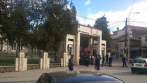 Prizren: Uhapšeni protestanti ispred &#34;Bijele kuće&#34;