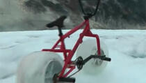 Šta kad bi bicikl imao točkove od leda?