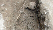 Kostur star više od 1000 godina zbunio arheologe - Zašto je tako pokopan?