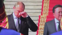 Zaplakao Vladimir Putin! (VIDEO)