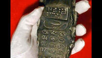 Austrijski arheolozi iskopali mobilni telefon iz 13. vijeka? (VIDEO)