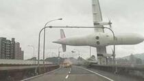 Srušio se avion TransAsie, najmanje 19 osoba poginulo