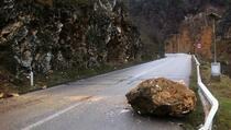 Kamena gromada na putu Prizren - Rečane
