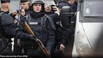 Francuski policajci moraju nositi oružje u svakom trenutku