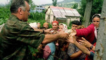 U Srbiji skrivali četnike koji su 1995. ubijali u Srebrenici