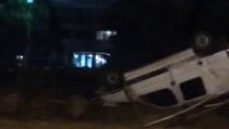 Prevrnulo se vozilo u Prištini (VIDEO) 