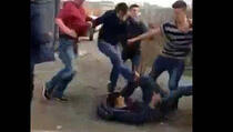 Pogledajte tuču učenika dvije srednje škole u Prištini (VIDEO)
