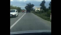 Ovako se pune kamioni na Kosovu koji ruše sve pred sobom! (Video)