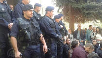 Priština: Nezadovoljni studenti pokušali nasilno ući u zgradu Rektorata