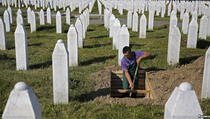 Može li iko u svijetu doći da vidi tragediju koja se dešava Srebrenici 