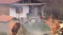 OVAKO je srpska policija palila i pljačkala na Kosovu (VIDEO)