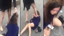 Brutalno pretukla muževu "ljubavnicu" na sred ulice (VIDEO)