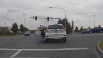 Vozačicu pregazio vlastiti automobil (VIDEO)
