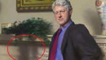 SKANDAL Sjenka pored Billa Clintona na portretu krije tajnu koju niko nije znao