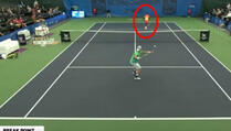 Dosad neviđen potez u tenisu (VIDEO)
