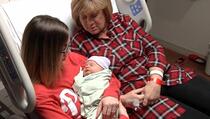Žena u SAD-u rodila svoju unuku